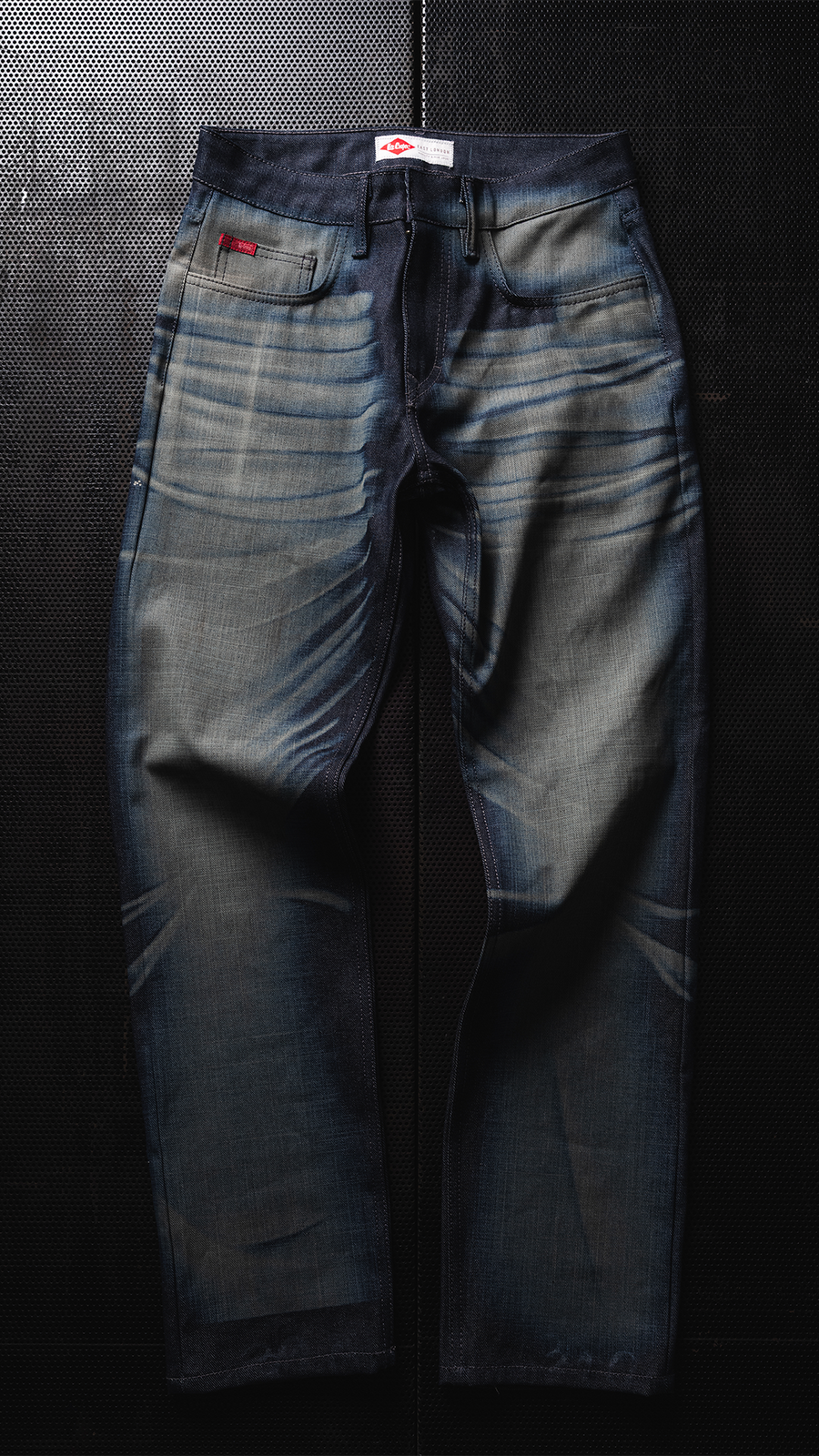 Natural abrasion with refined contrast